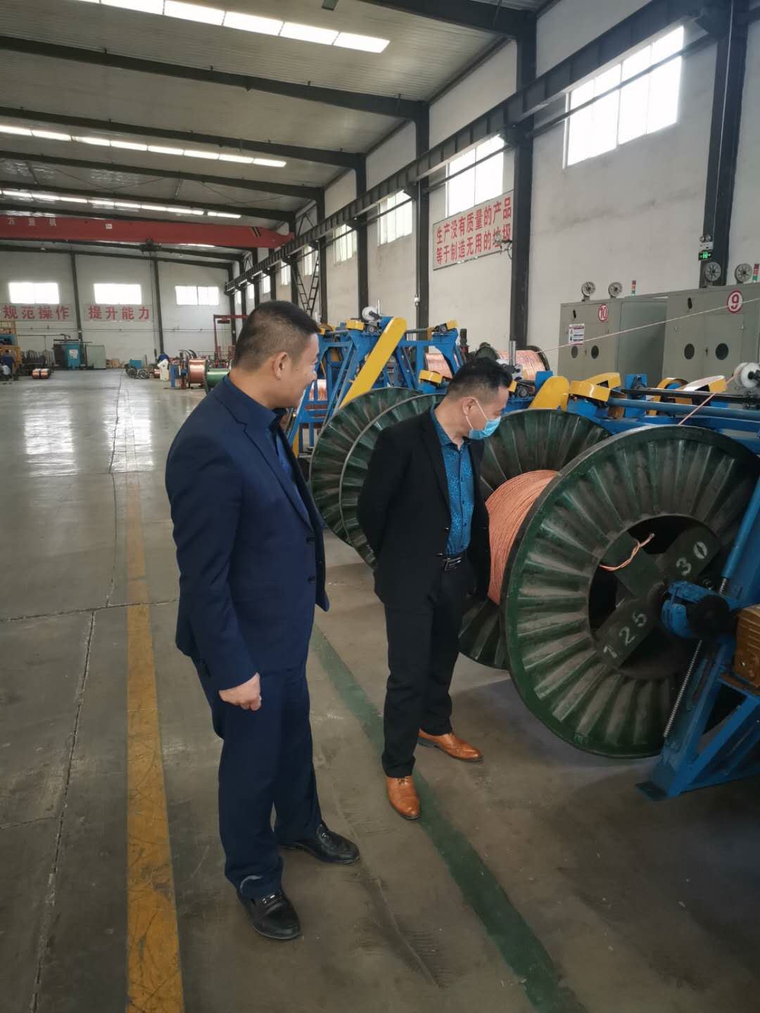 山東xx置業有限公司客戶一行蒞臨我公司參觀考察